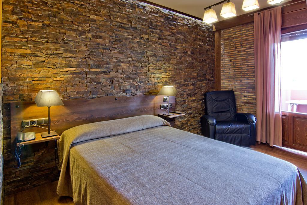 Hotel Dona Blanca Albarracín Eksteriør bilde