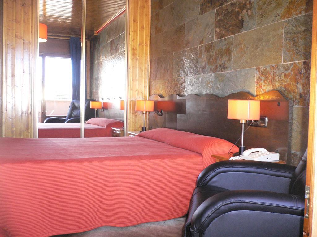 Hotel Dona Blanca Albarracín Eksteriør bilde