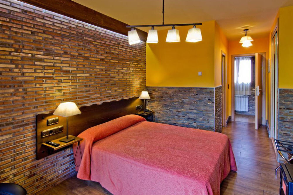 Hotel Dona Blanca Albarracín Eksteriør bilde