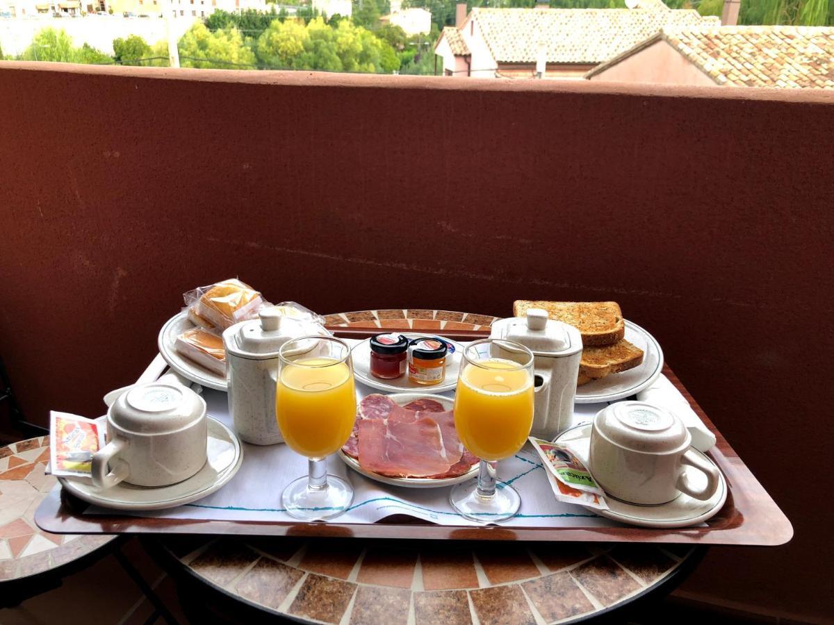 Hotel Dona Blanca Albarracín Eksteriør bilde